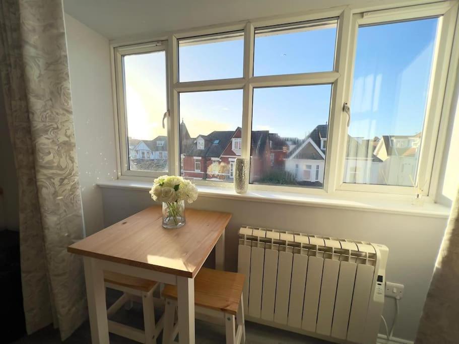 Princes Court, Sea Road 伯恩茅斯 外观 照片
